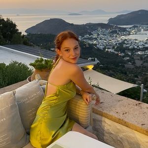 Meet your Posher, Amelia